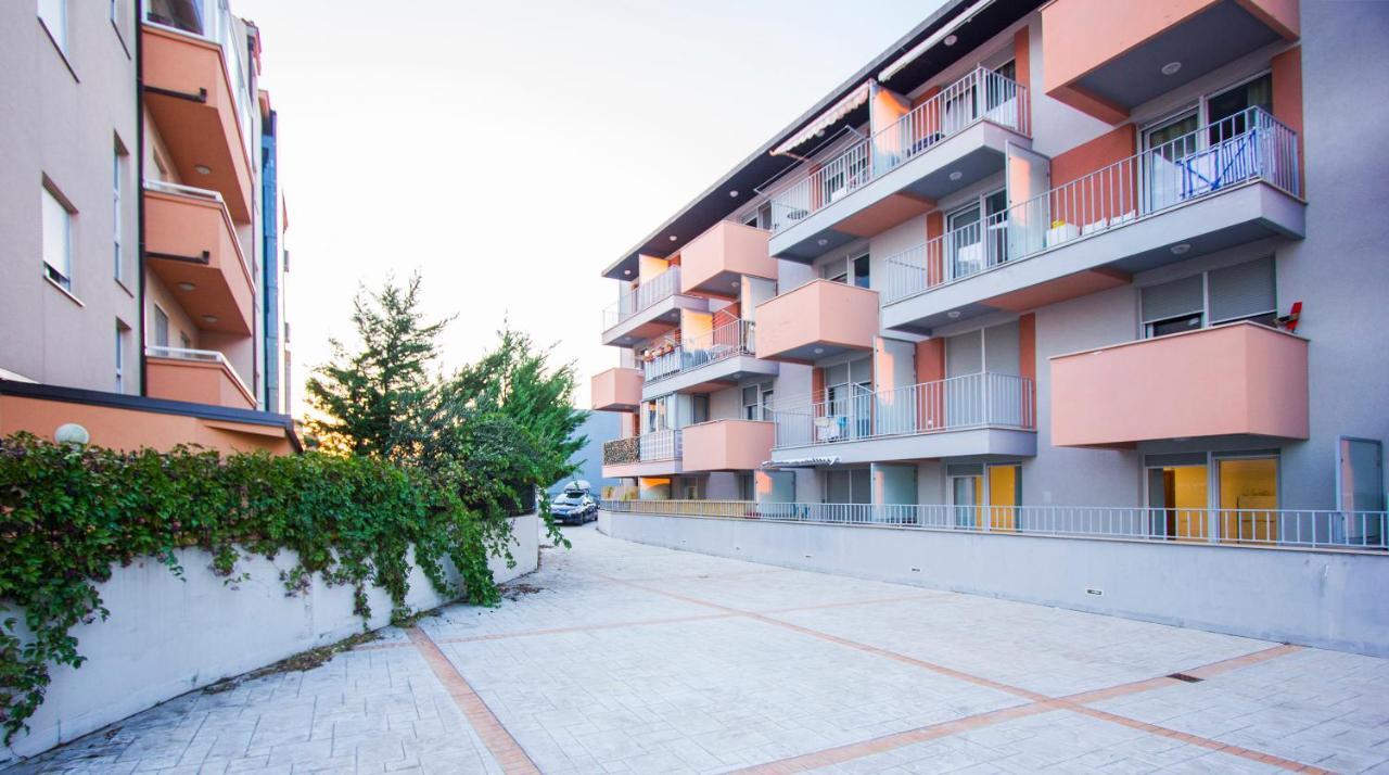 Apartment Luka Split Exteriör bild
